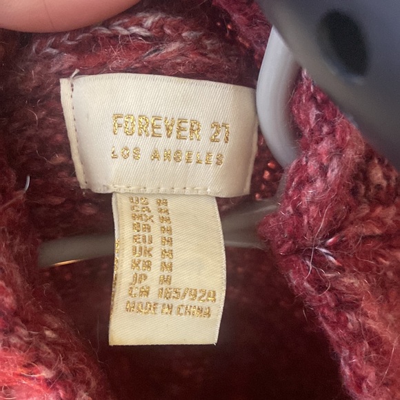 Red knit turtle neck sweater - Picture 2 of 4